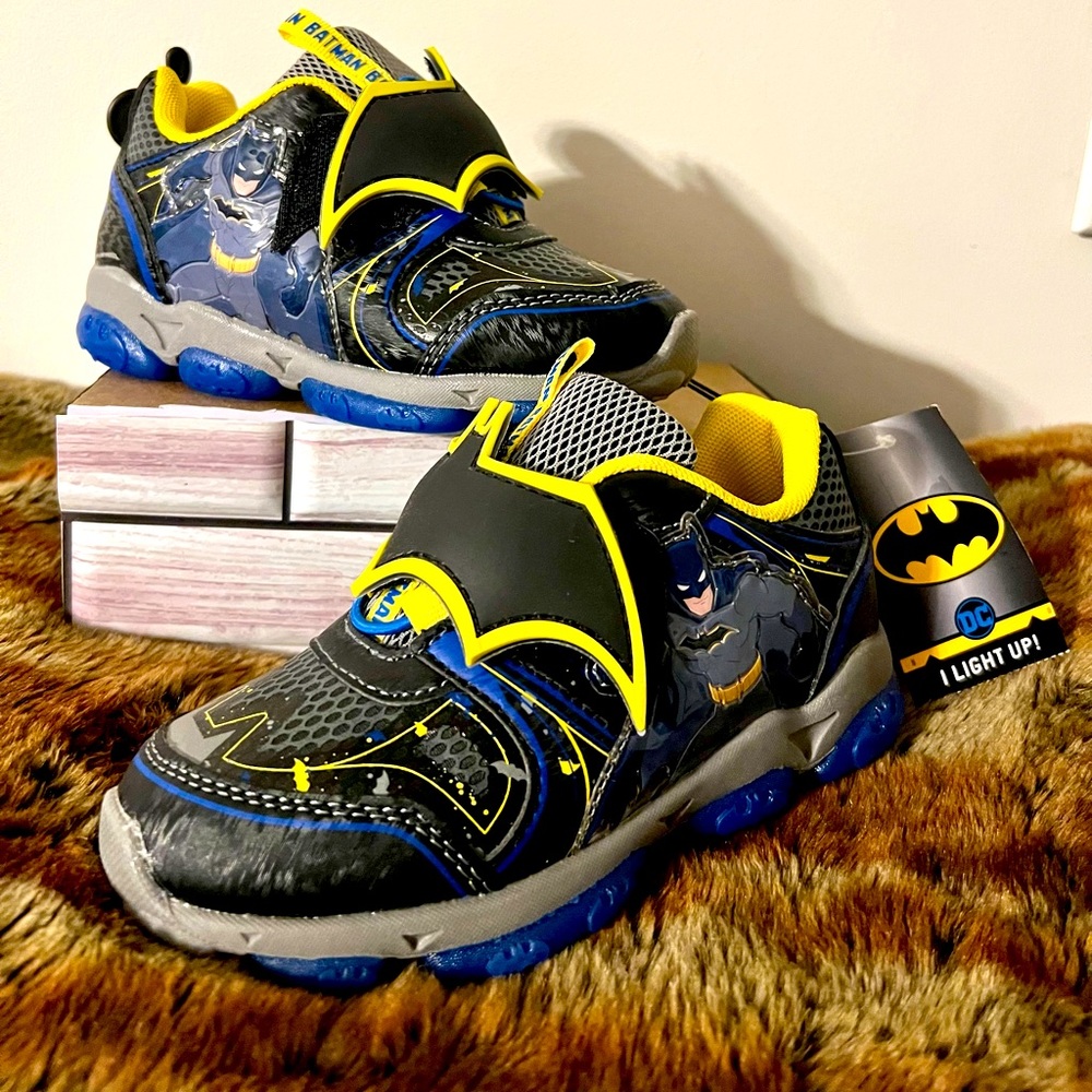 *Batman Sneakers that LIGHT UP*